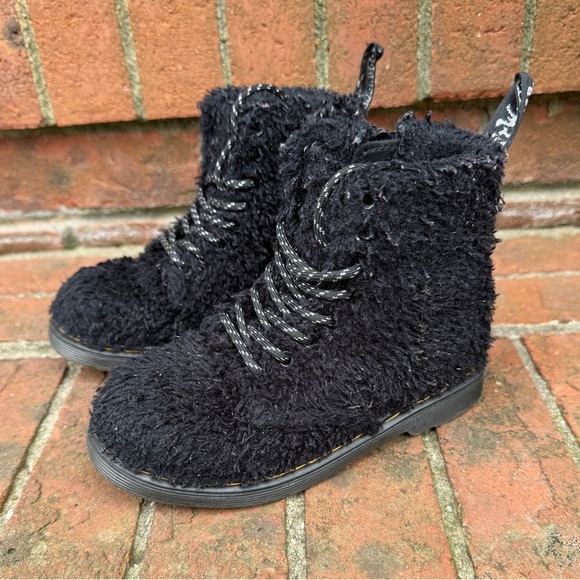 Dr. Martens Other - Dr. Martens Junior 1460 Pascal Tinsel Fur Combat boots size 11 kids toddler